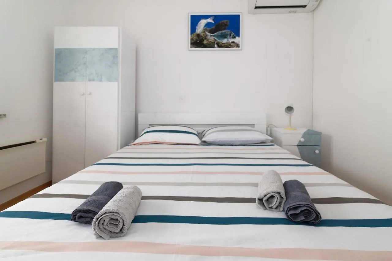 Apartments Jasna 4 Novigrad  Croatia
